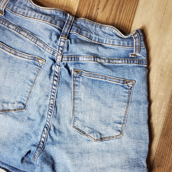 KanCan Distressed Stretchy Blue Women's Cuffed Jean Shorts Size W7/27 - Picture 14 of 16